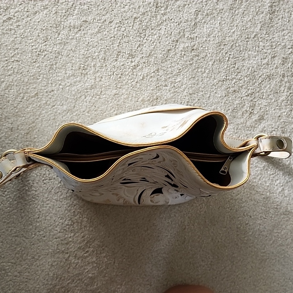 Patricia Nash purse cutout tooling with goldtone inlay, brushed brasstone - Picture 2 of 7